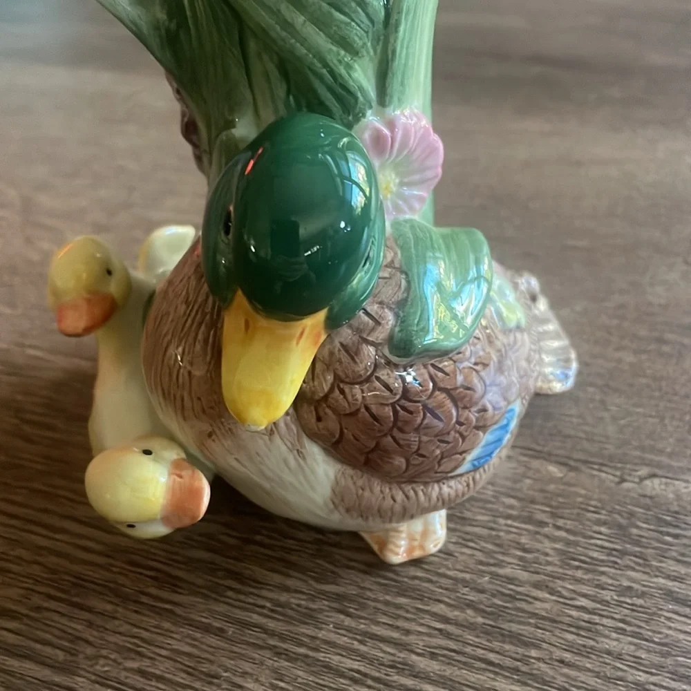 Fitz and Floyd Vintage Mama Duck Babies Flower Bud Vase Purple Natures Treasures